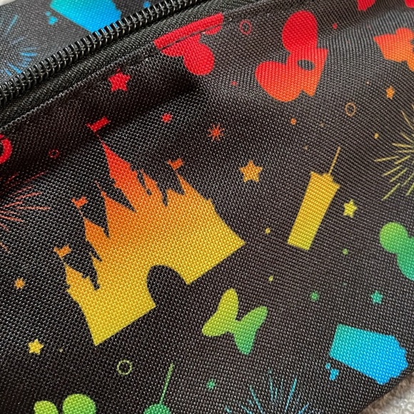 NWOT- 🌈 Disney Theme Parks Fanny Pack/ Shoulder Bag - Picture 14 of 16